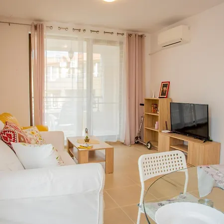 Green Life ~ 1Bd Flat In A Luxurious Complex