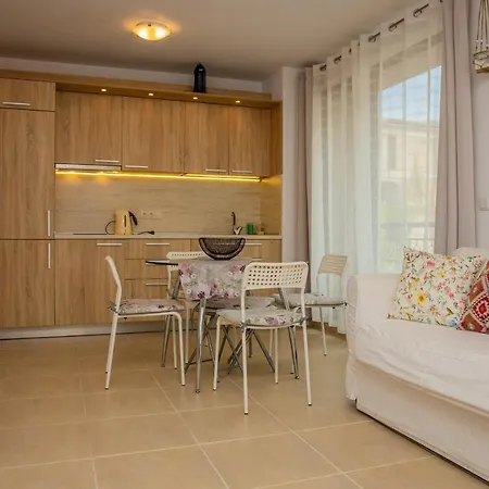 Green Life ~ 1Bd Flat In A Luxurious Complex Apartament *