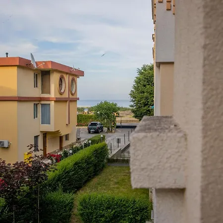 Green Life ~ 1Bd Flat In A Luxurious Complex